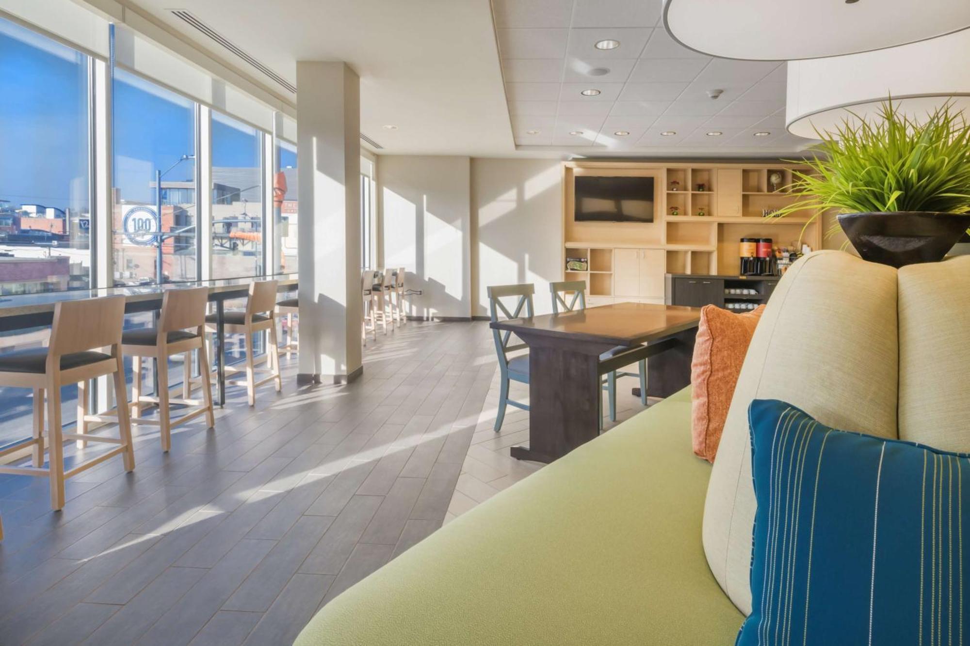 Home2 Suites Kansas City Downtown Экстерьер фото